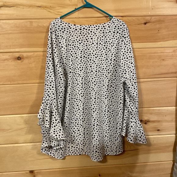 $13 Oddy 2x ladies blouse. Black/white - Picture 3 of 4